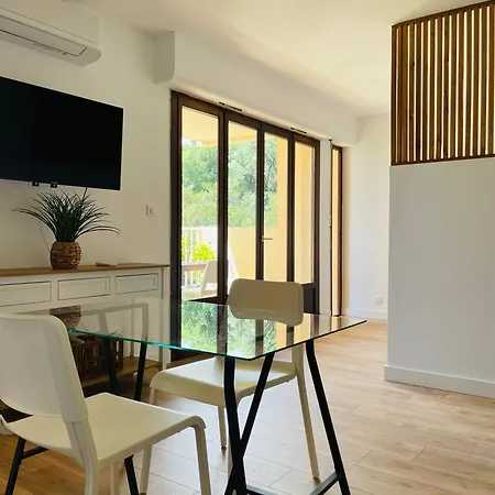 L'oree Du Bois Αζάτσιο